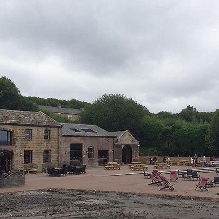 Buck - En-Suite Room In Canalside Guesthouse Burnley Exterior photo